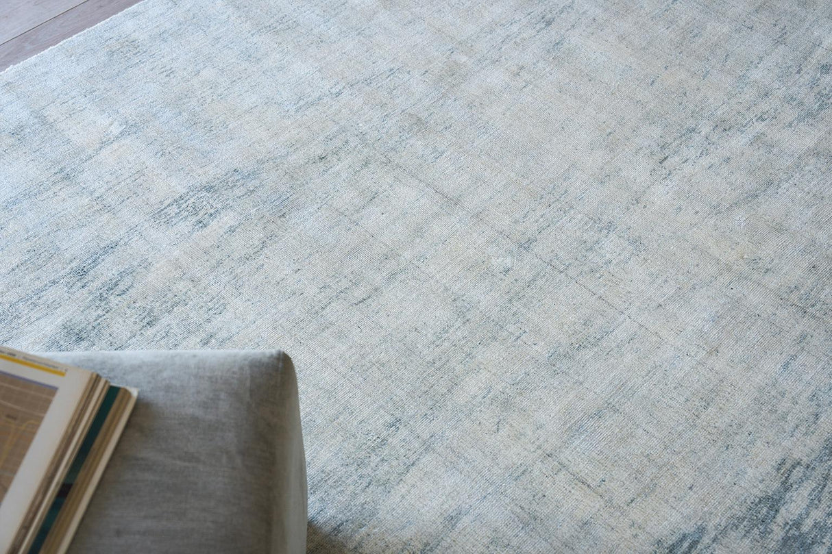 Exquisite Rugs Cloud Hand-loomed Wool/Bamboo Silk 5309 Ivory/Blue 10' x 14' Area Rug