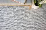 Exquisite Rugs Crescendo Hand-loomed Bamboo Silk 4901 White 12' x 15' Area Rug