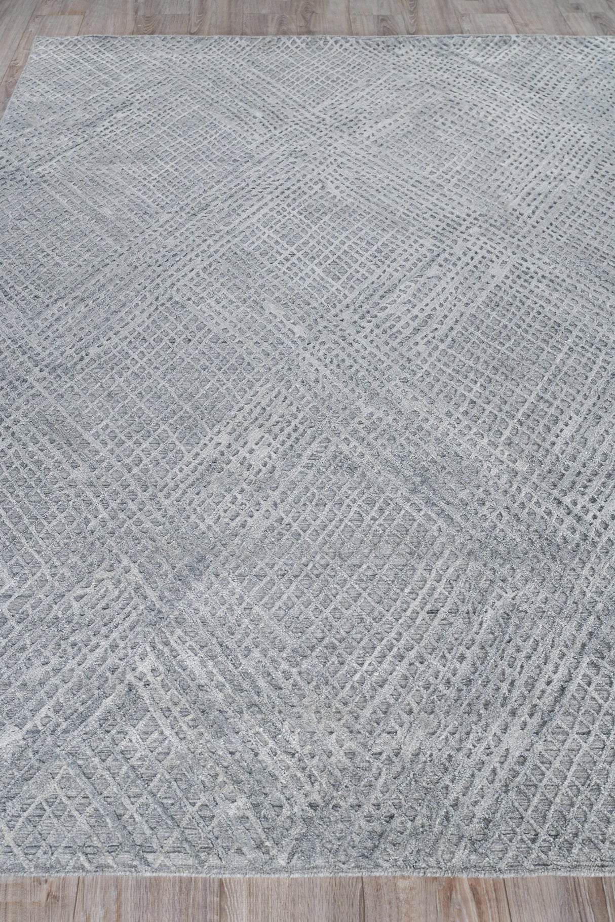 Exquisite Rugs Crescendo Hand-loomed Bamboo Silk 4902 Silver 10' x 14' Area Rug