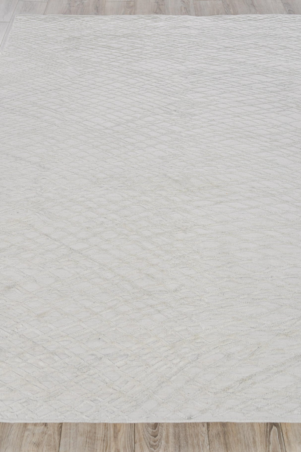 Exquisite Rugs Crescendo Hand-loomed Bamboo Silk 5326 Ivory 6' x 9' Area Rug