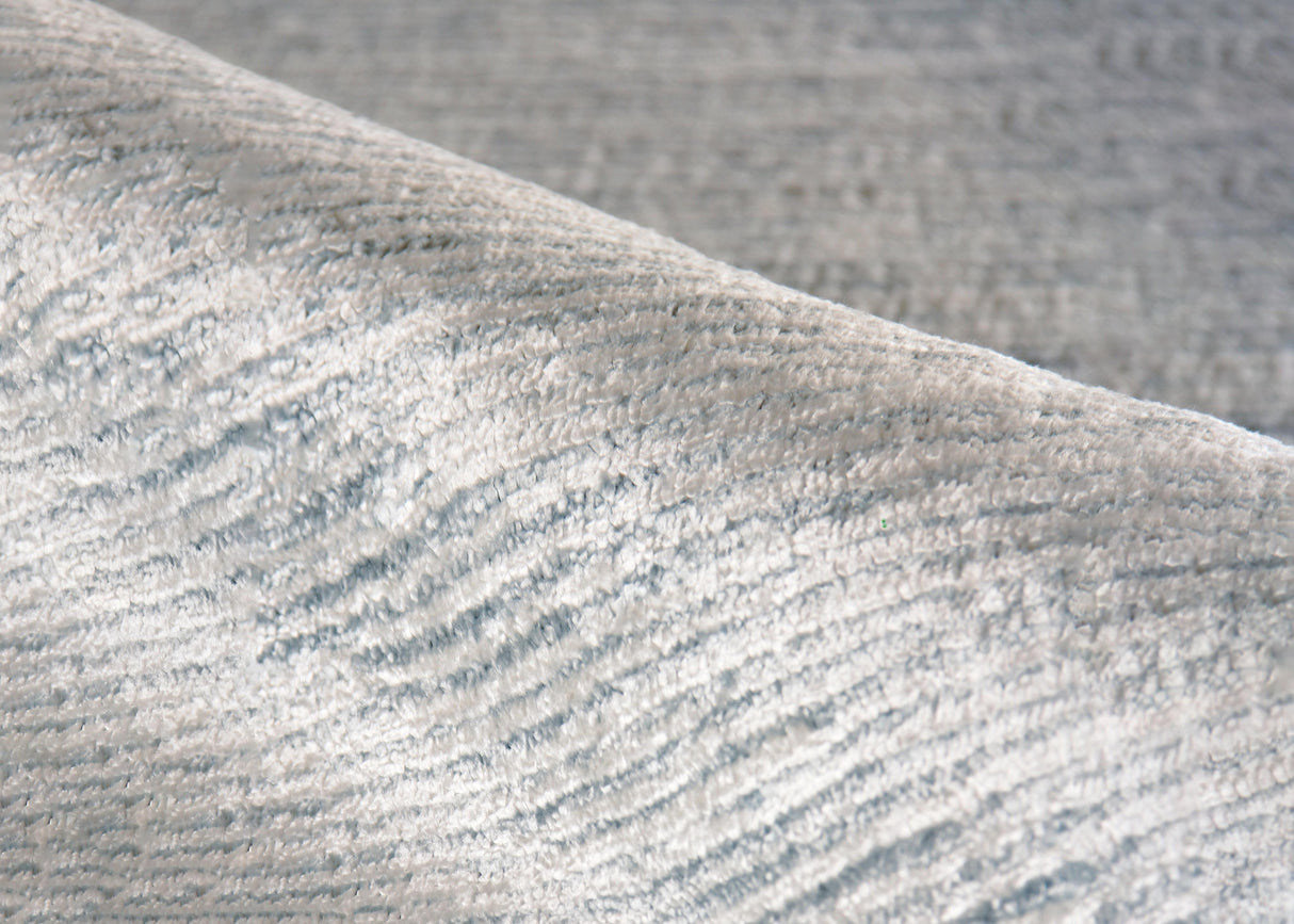 Exquisite Rugs Crush Hand-knotted Bamboo Silk 3300 Ivory/Aqua 8' x 10' Area Rug