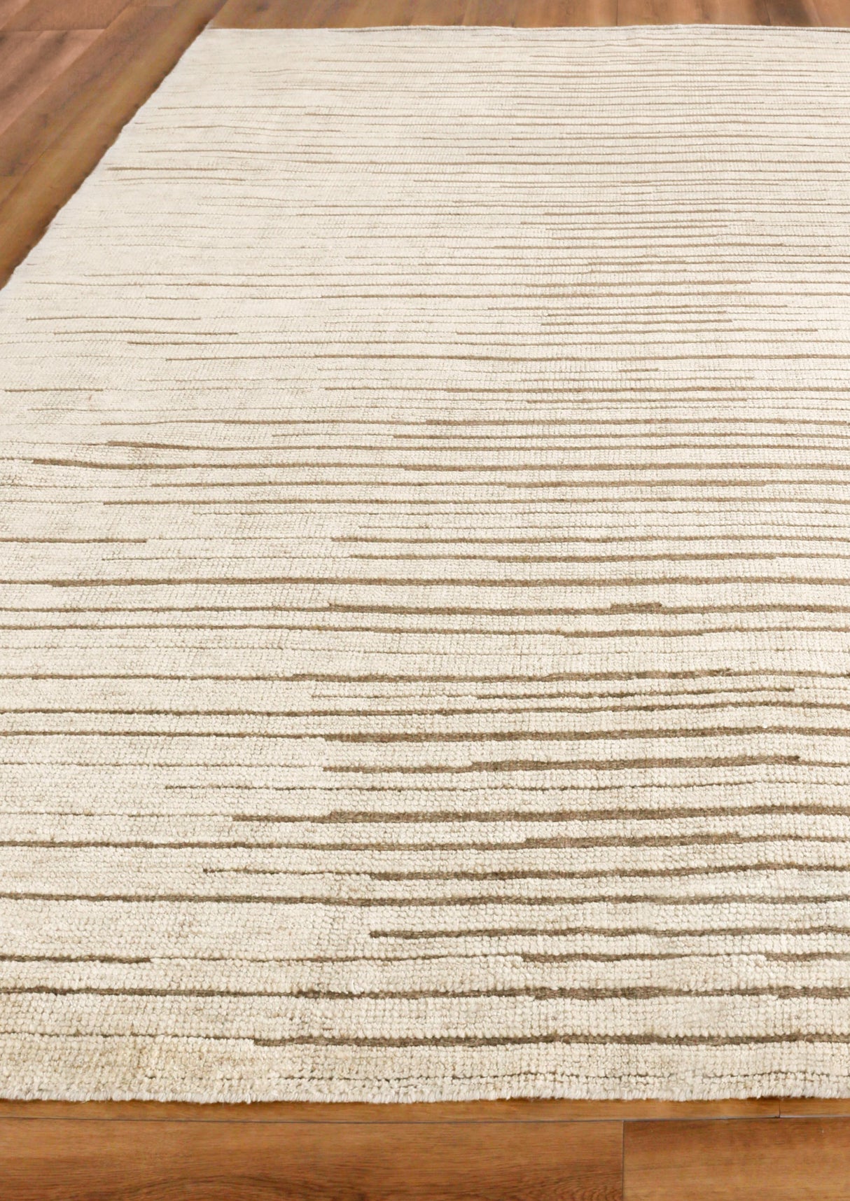Exquisite Rugs Eaton Hand-knotted Wool/Bamboo Silk 4042 Beige 12' x 15' Area Rug