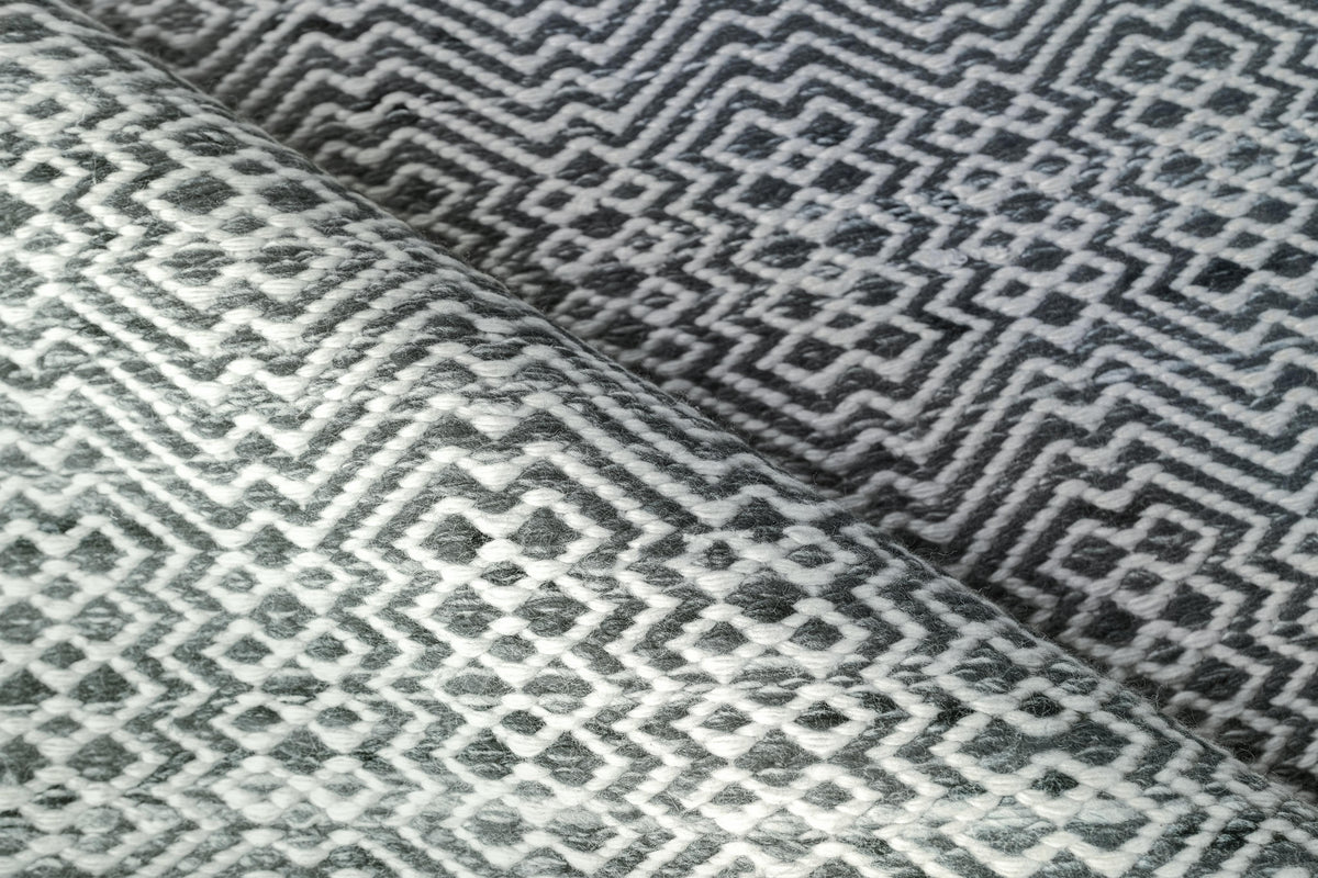 Exquisite Rugs Echo Indoor/Outdoor Flatweave PET yarn 4891 Ivory/Black 12' x 15' Area Rug