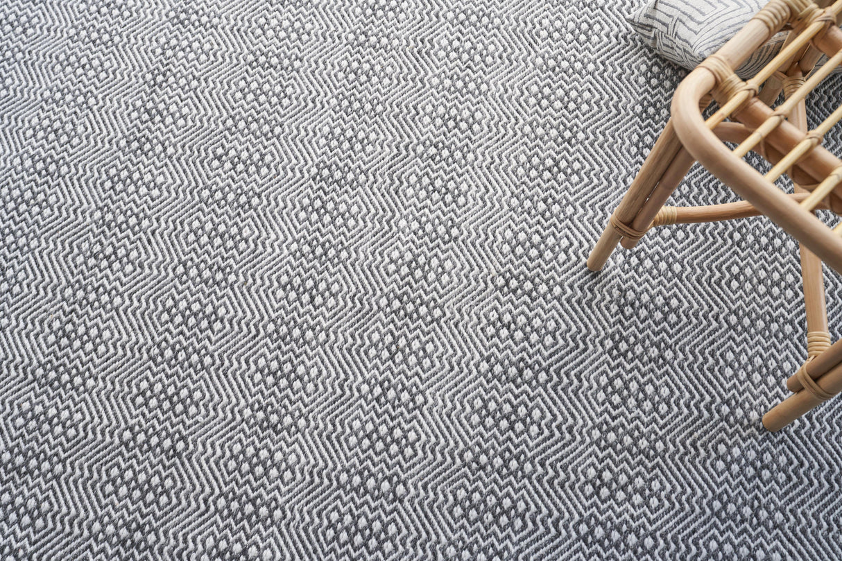Exquisite Rugs Echo Indoor/Outdoor Flatweave PET yarn 4892 Ivory/Gray 8' x 10' Area Rug