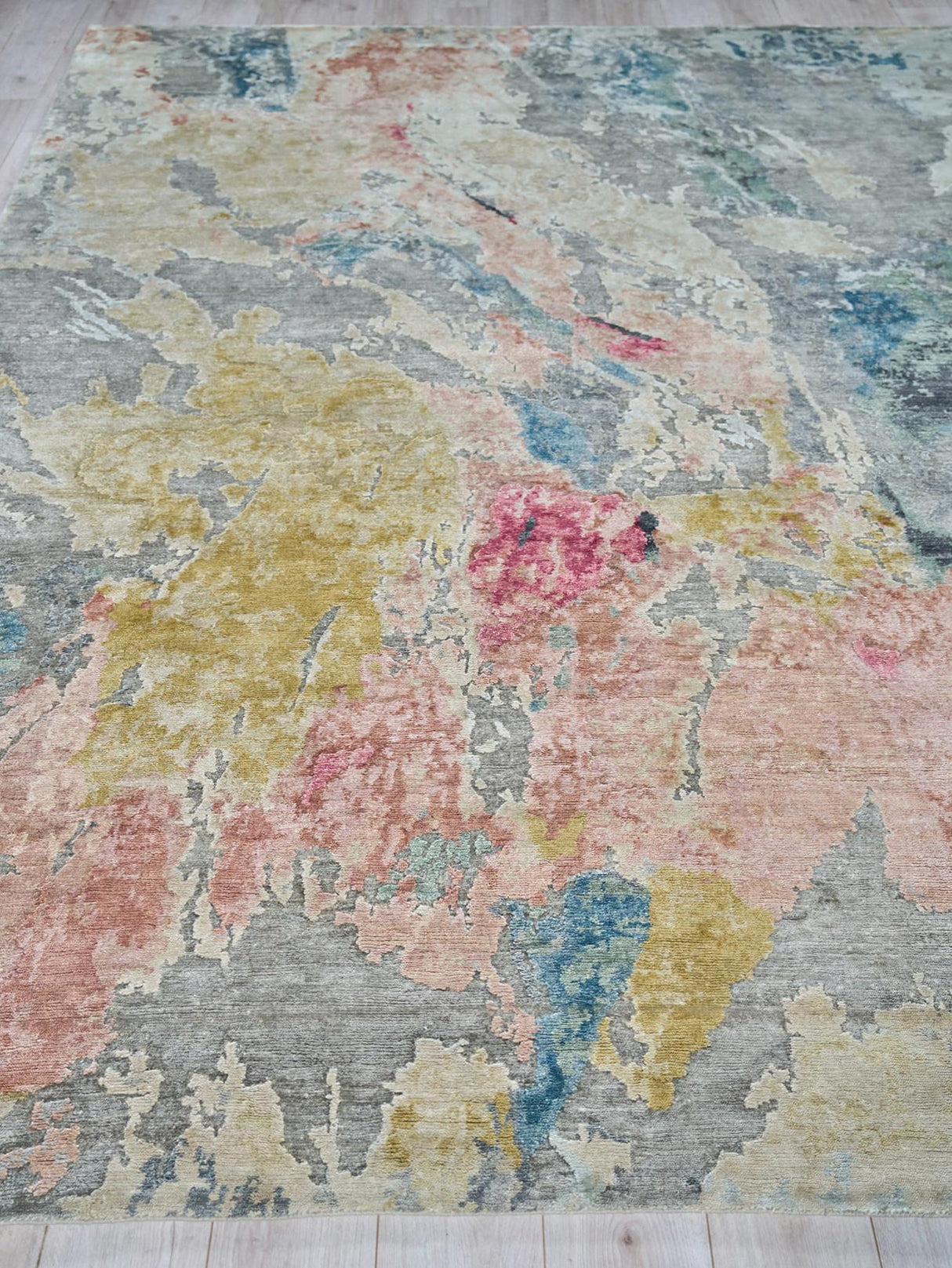 Exquisite Rugs Floor Art Hand-knotted Bamboo Silk 5504 Silver/Blush 15' x 12' Area Rug