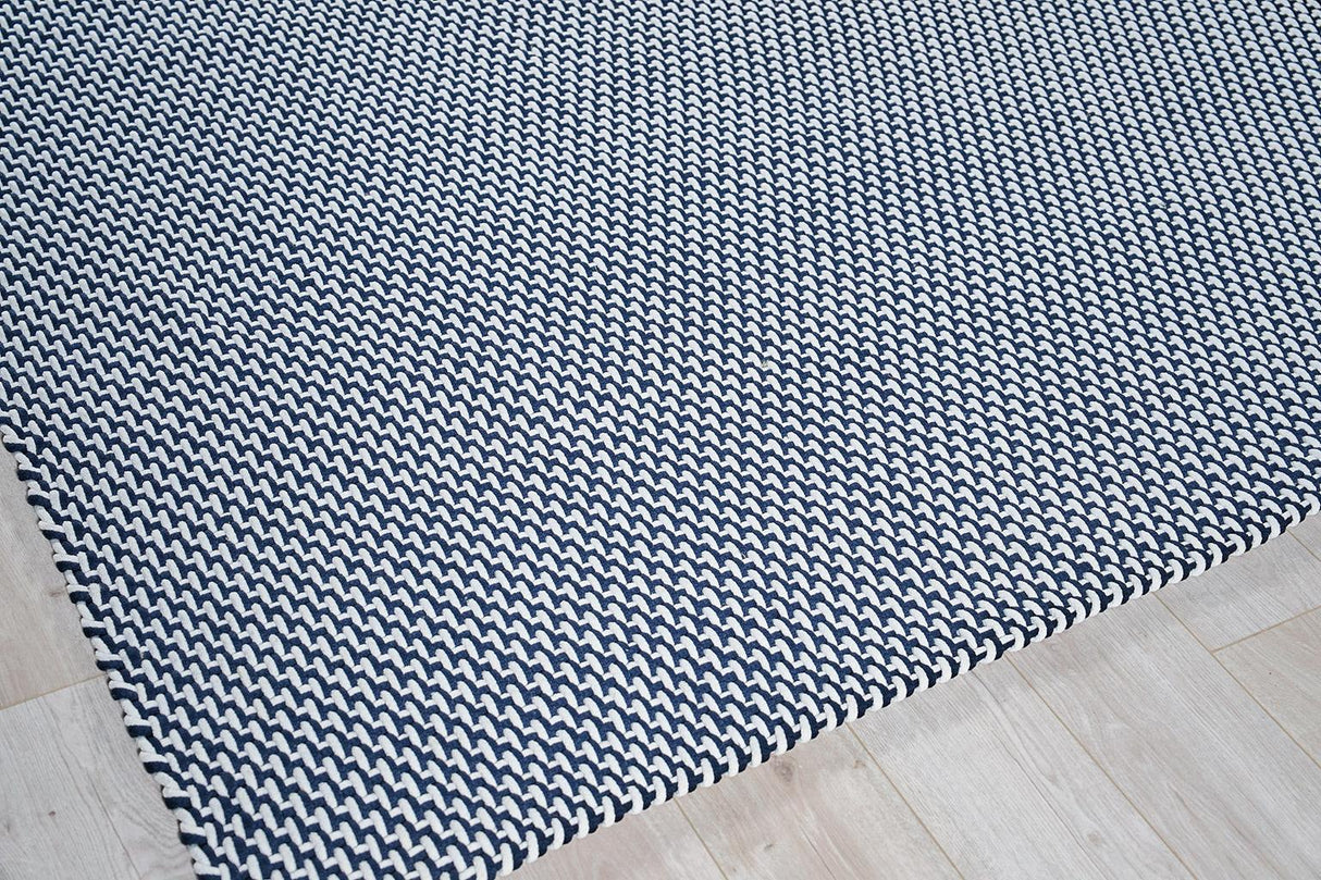Exquisite Rugs Harbor Indoor/Outdoor Handwoven Polypropylene 6015 Blue/White 8' x 10' Area Rug