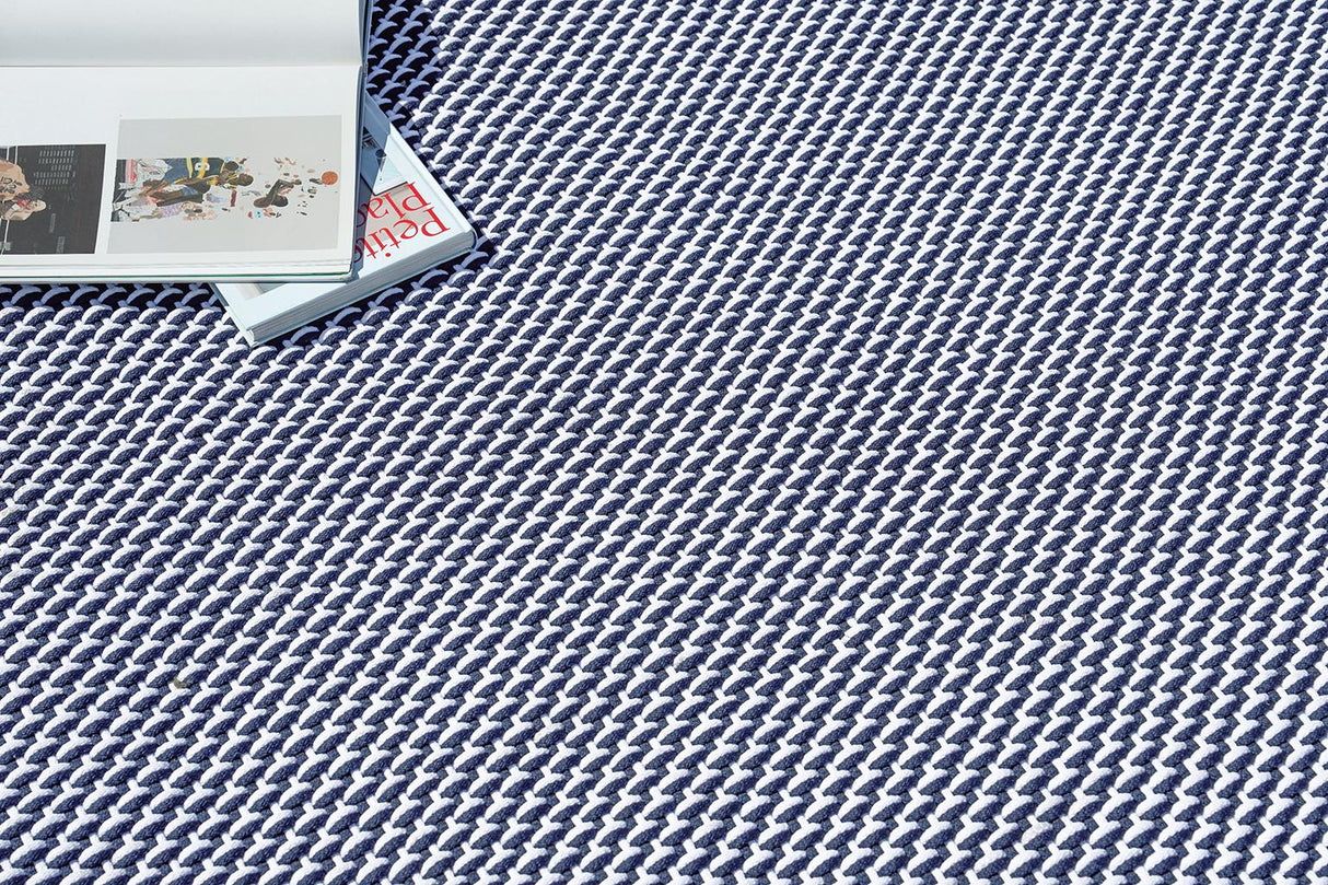 Exquisite Rugs Harbor Indoor/Outdoor Handwoven Polypropylene 6015 Blue/White 8' x 10' Area Rug