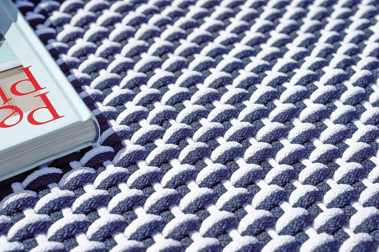 Exquisite Rugs Harbor Indoor/Outdoor Handwoven Polypropylene 6015 Blue/White 8' x 10' Area Rug