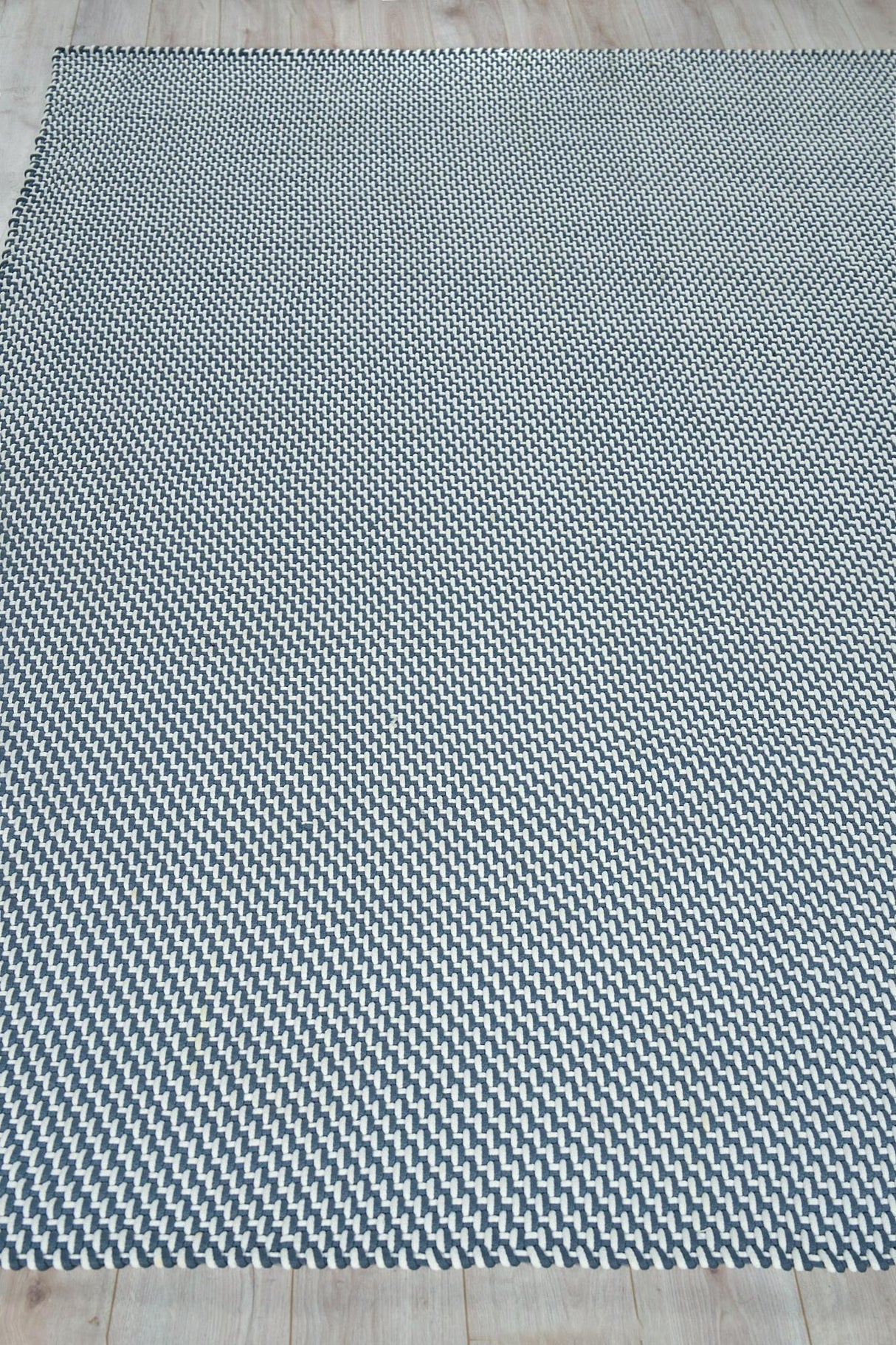 Exquisite Rugs Harbor Indoor/Outdoor Handwoven Polypropylene 6044 White/Gray 10' x 14' Area Rug