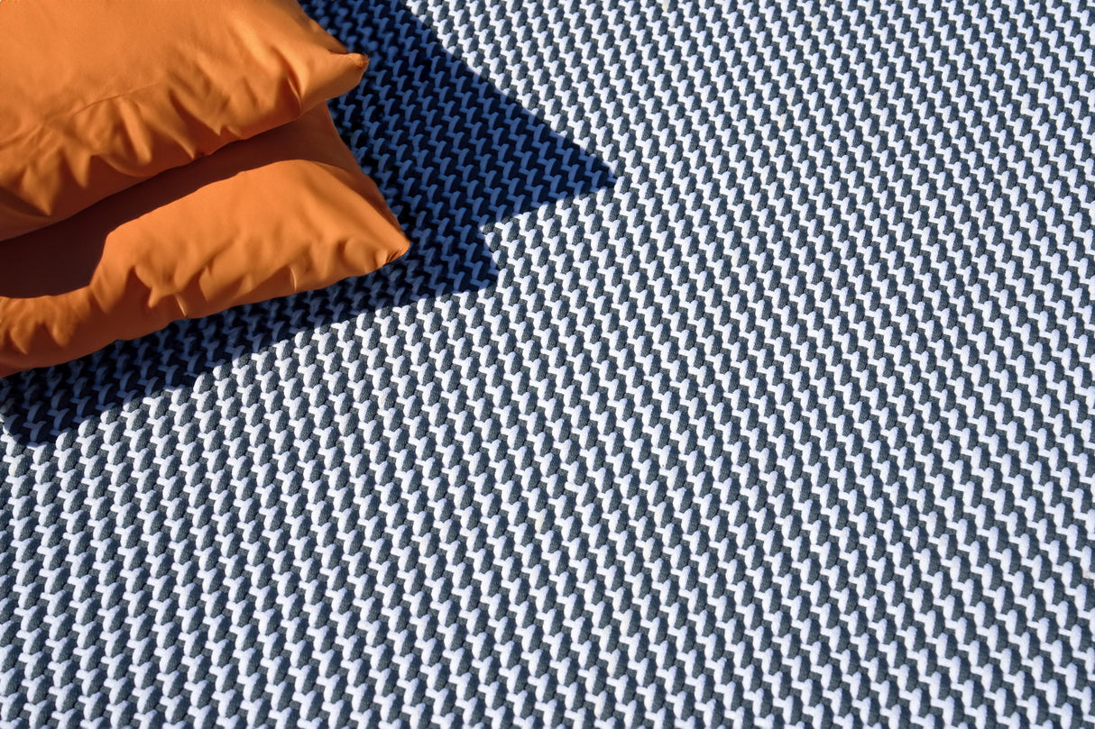 Exquisite Rugs Harbor Indoor/Outdoor Handwoven Polypropylene 6044 White/Gray 9' x 12' Area Rug