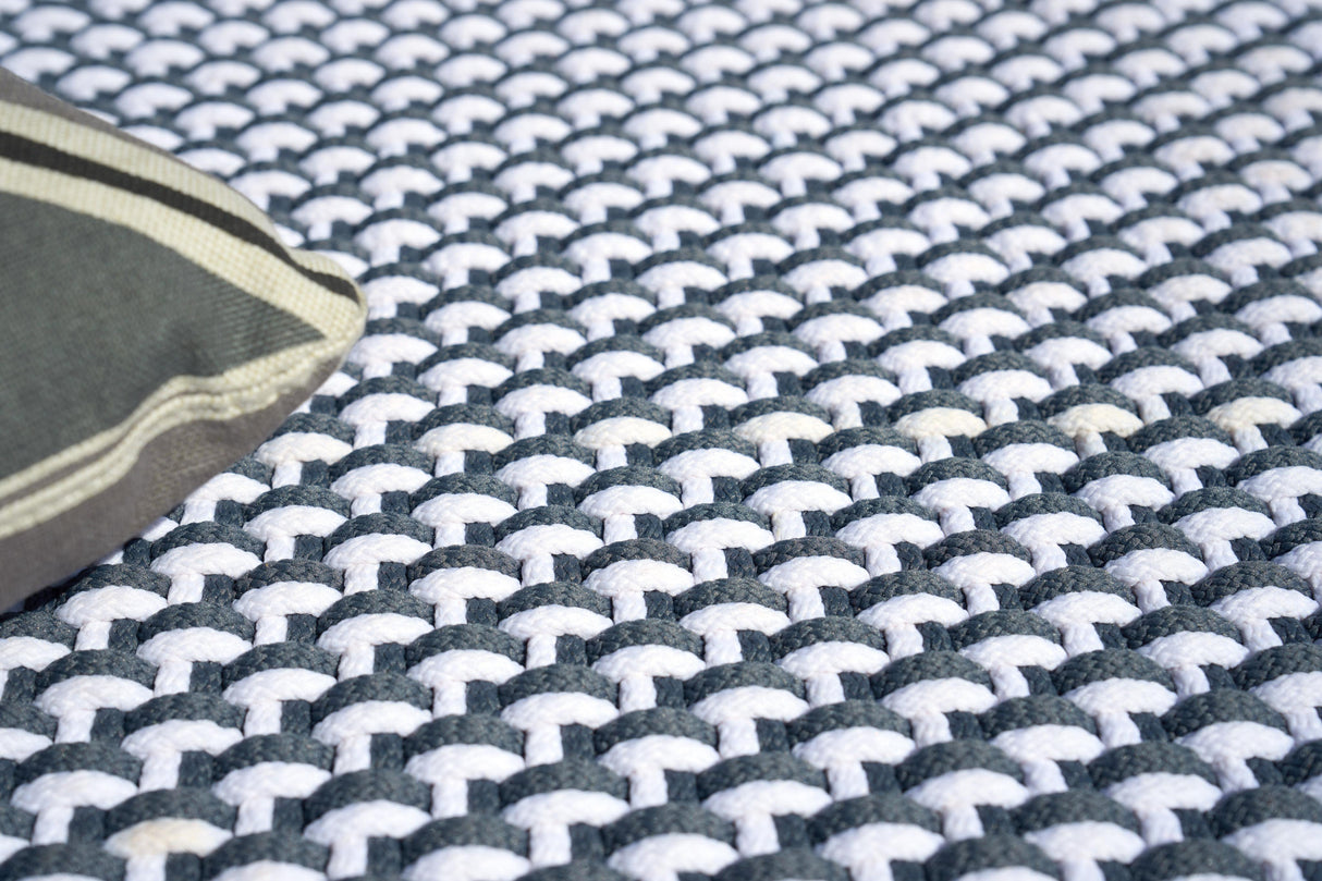 Exquisite Rugs Harbor Indoor/Outdoor Handwoven Polypropylene 6044 White/Gray 9' x 12' Area Rug