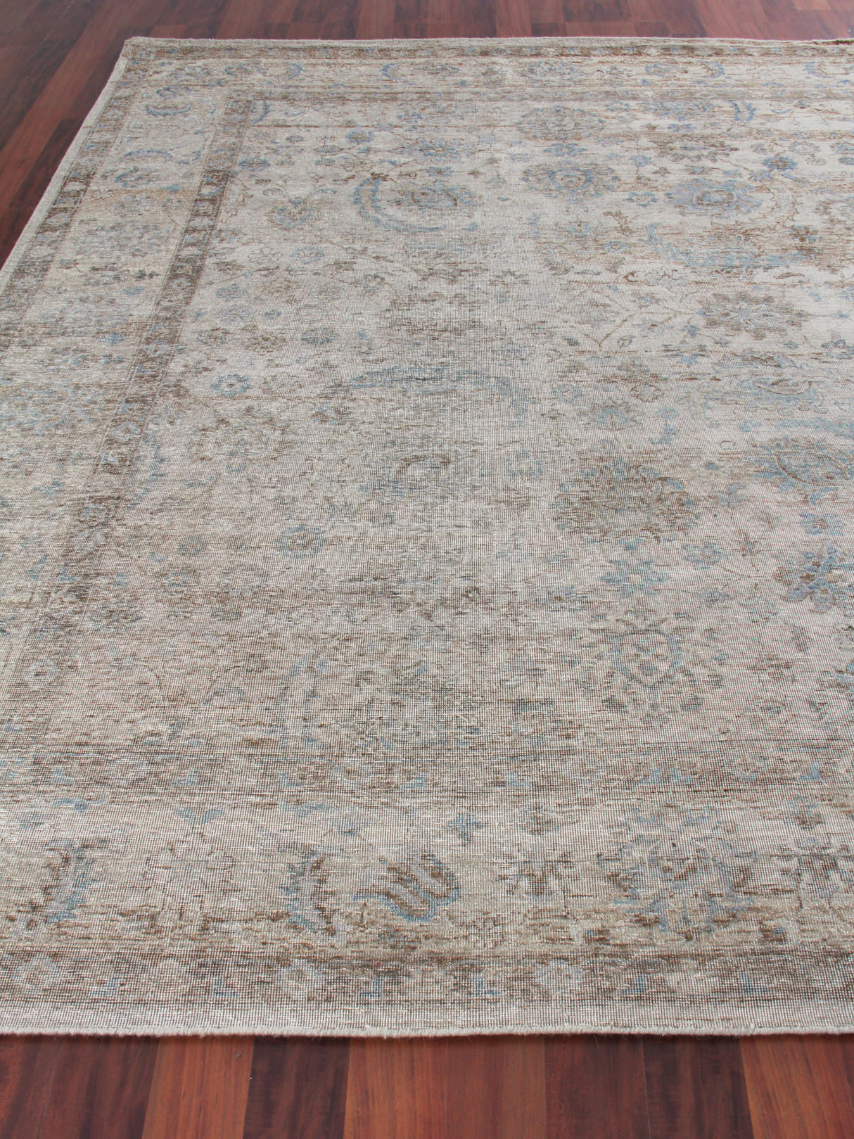Exquisite Rugs Harper Hand-knotted New Zealand Wool 4232 Beige/Ivory/Blue 8' x 10' Area Rug
