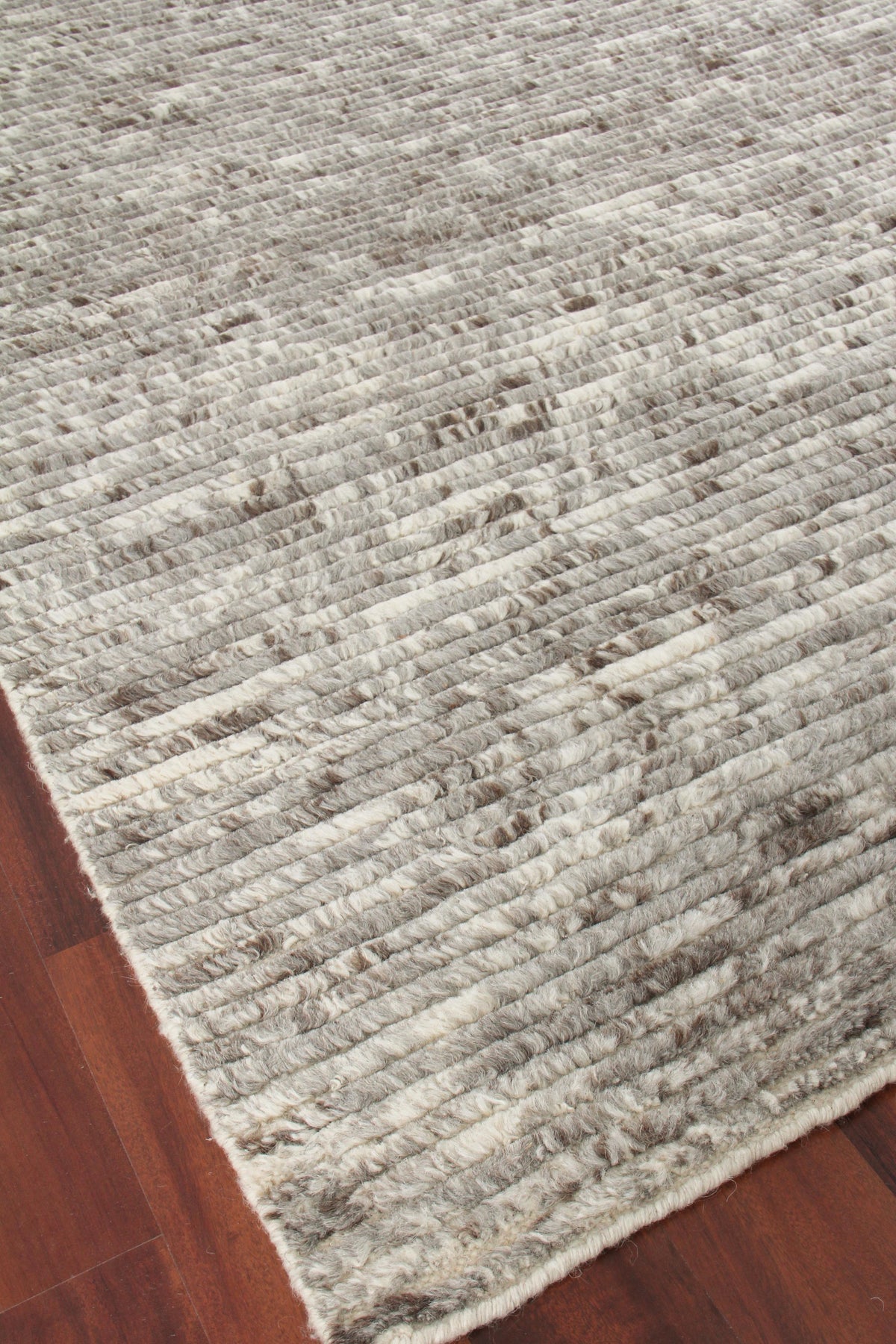 Exquisite Rugs Kaza Hand-knotted New Zealand Wool 4101 Gray/Ivory 6' x 9' Area Rug
