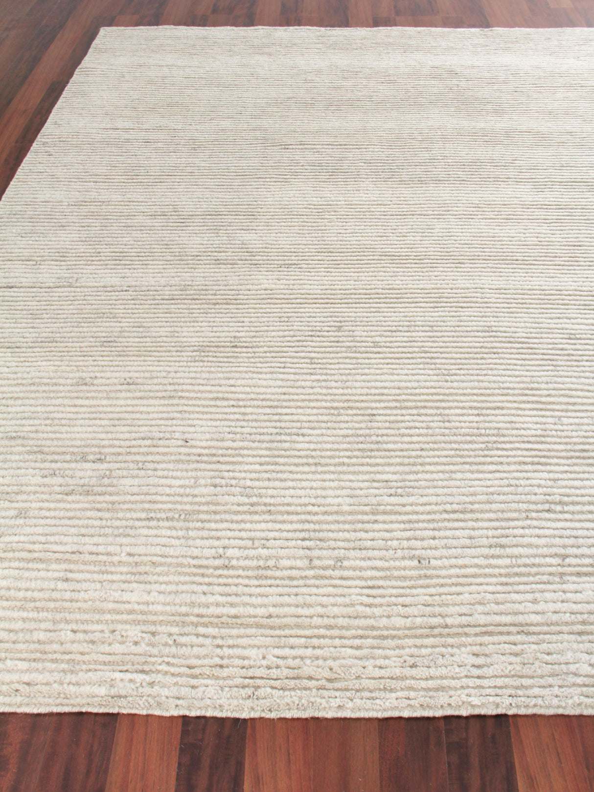 Exquisite Rugs Kaza Hand-knotted New Zealand Wool 4102 Light Silver/Ivory 8' x 10' Area Rug
