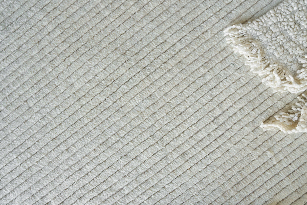 Exquisite Rugs Kaza Hand-loomed New Zealand Wool 5304 Ivory 10' x 14' Area Rug