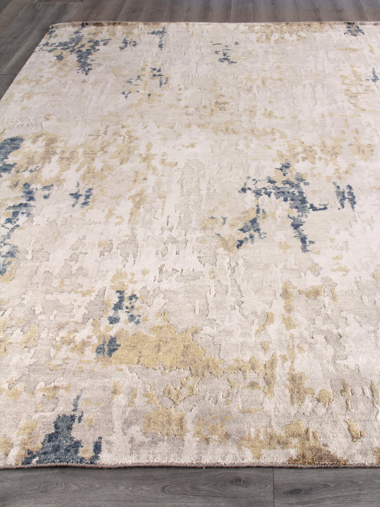 Exquisite Rugs Laureno Hand-knotted Bamboo Silk 4342 Beige/Gold 9' x 6' Area Rug