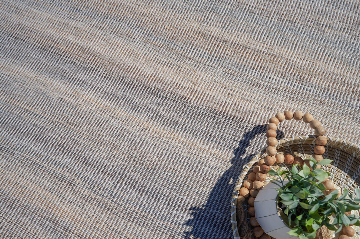 Exquisite Rugs Lenzi Indoor/Outdoor Flatweave PET yarn 4861 Gray/Ivory 10' x 14' Area Rug