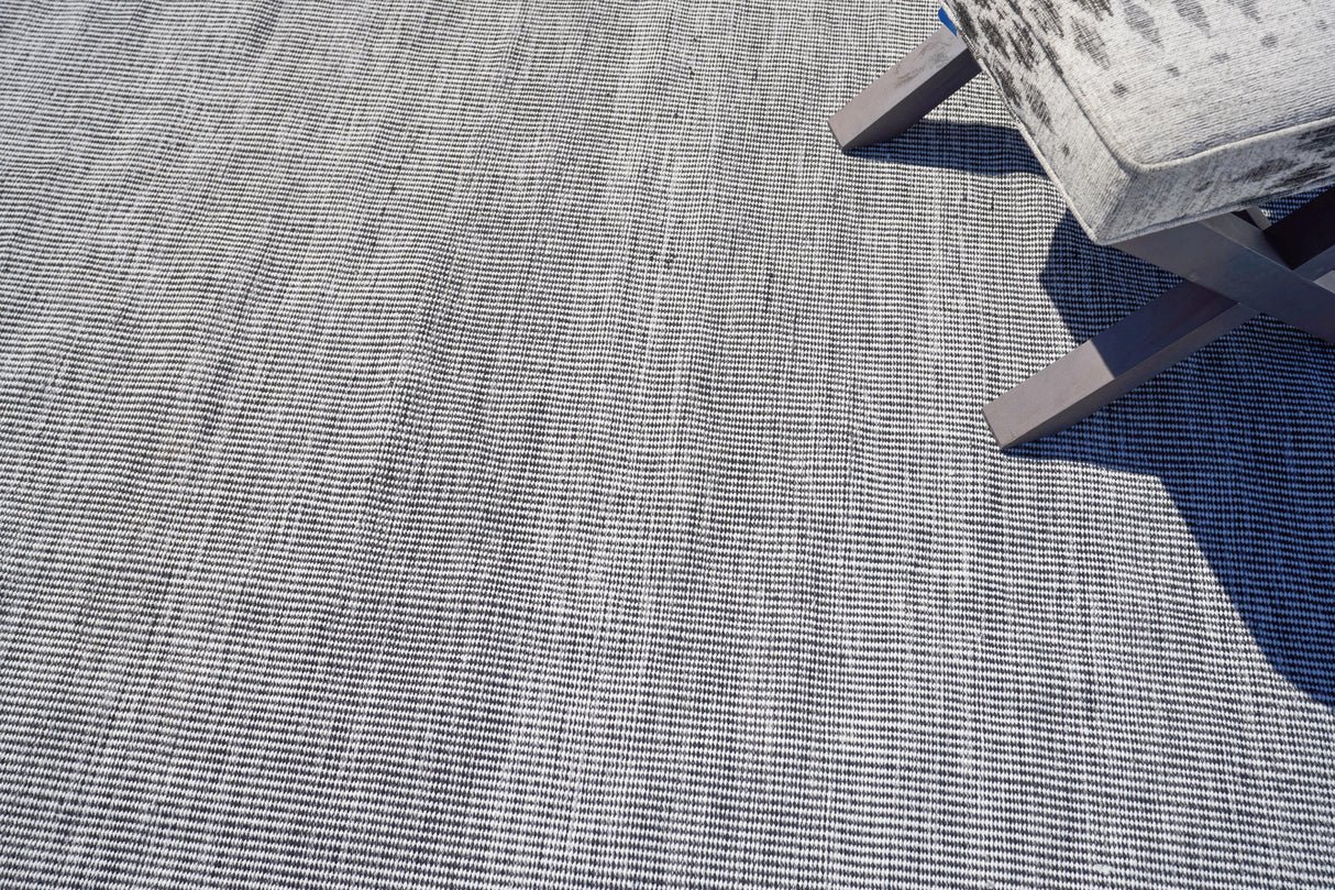 Exquisite Rugs Lenzi Indoor/Outdoor Flatweave PET yarn 4862 Black/Ivory 10' x 14' Area Rug