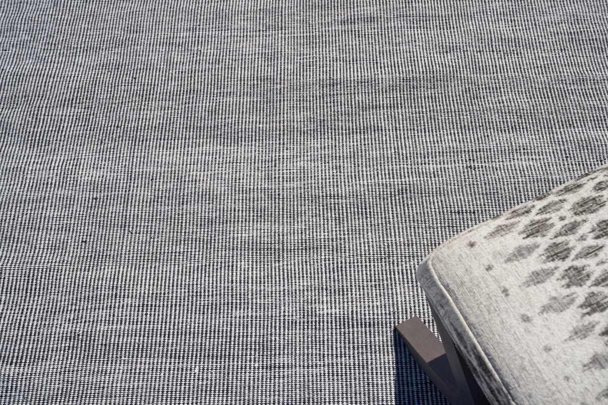 Exquisite Rugs Lenzi Indoor/Outdoor Flatweave PET yarn 4862 Black/Ivory 9' x 12' Area Rug