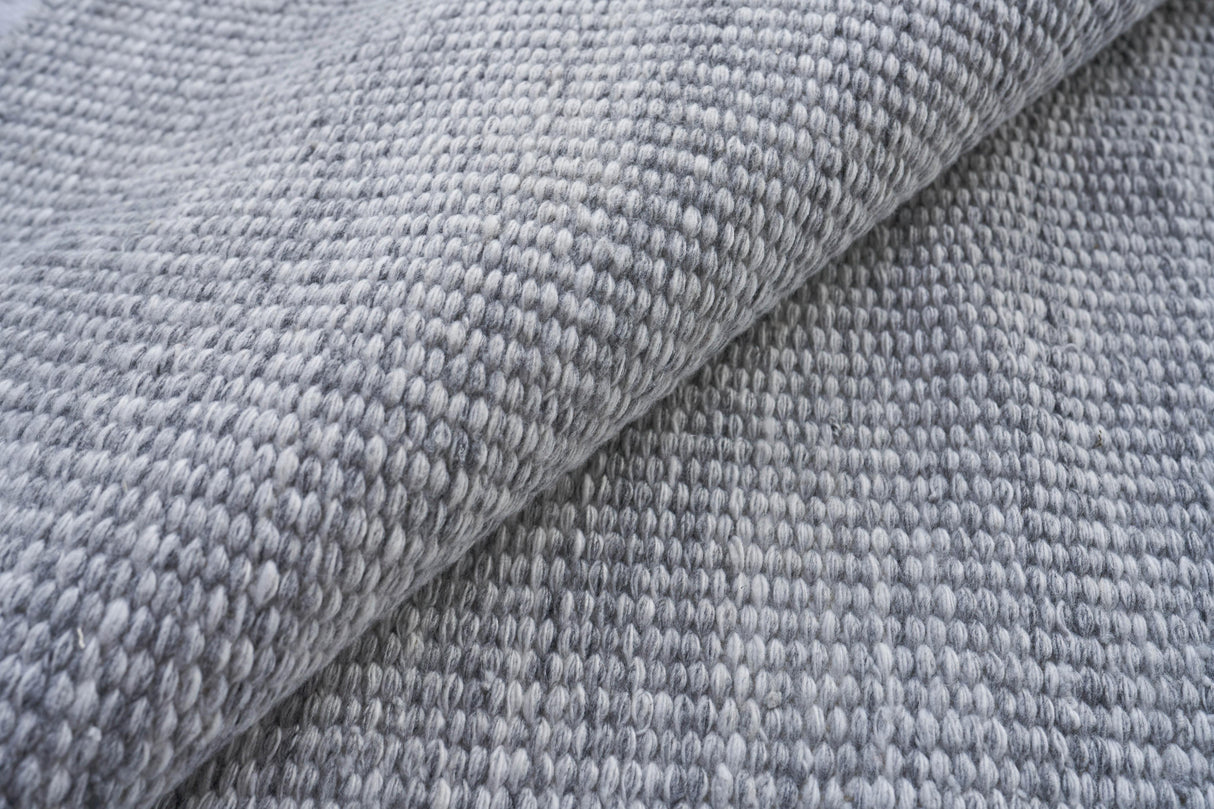 Exquisite Rugs Loro Indoor/Outdoor Flatweave PET yarn 4857 Light Silver 6' x 9' Area Rug