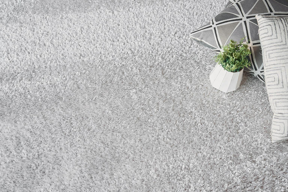 Exquisite Rugs Luxe Shag Power-loomed Polyester/Microfiber 5495 Taupe 4' x 6' Area Rug