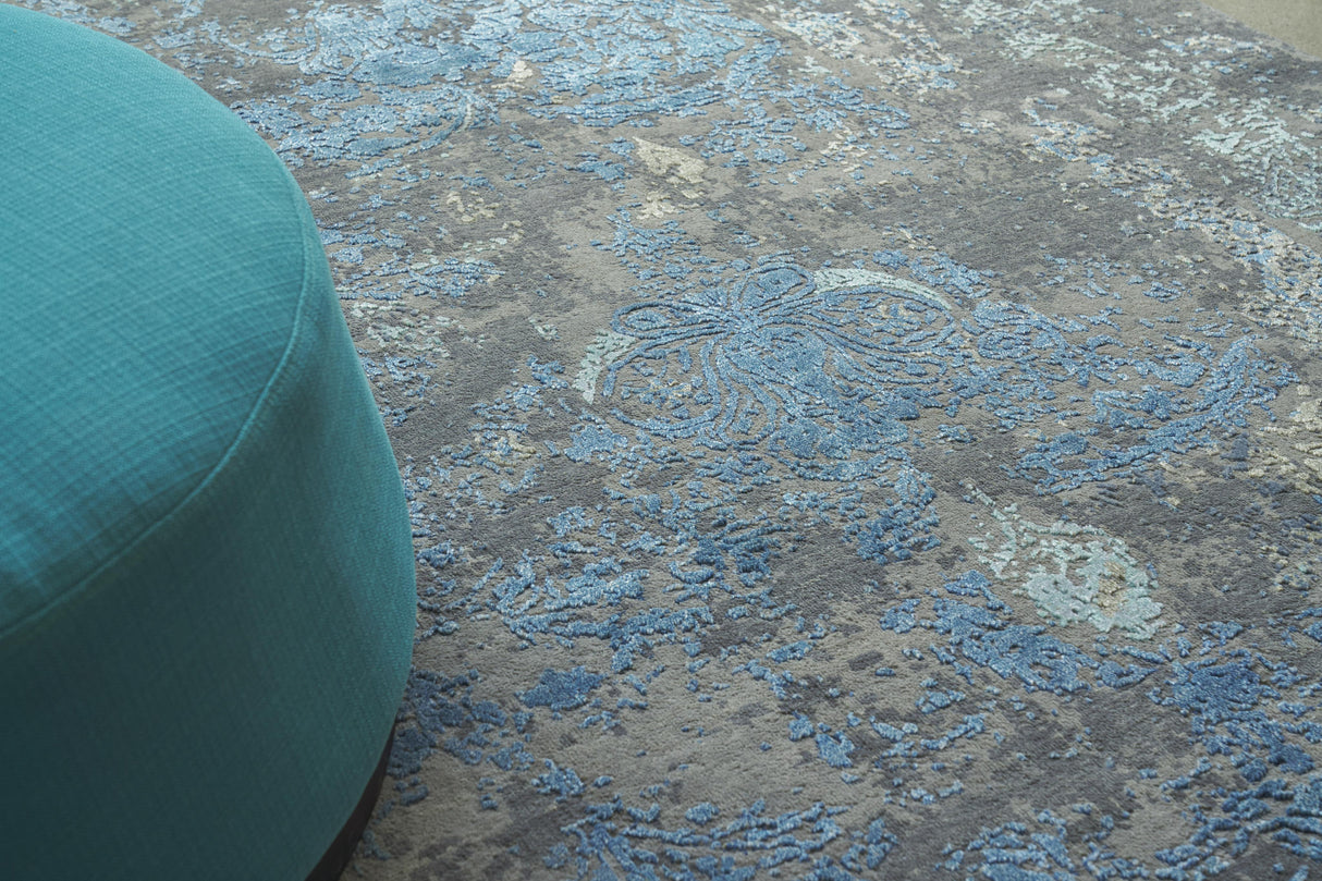 Exquisite Rugs Maison Hand-knotted Wool/Bamboo Silk 2470 Gray/Blue 8' x 10' Area Rug