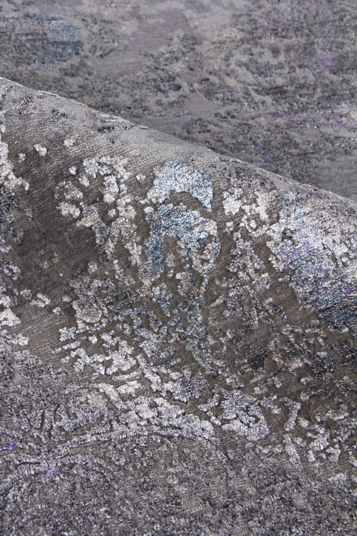 Exquisite Rugs Maison Hand-knotted Wool/Bamboo Silk 2596 Charcoal/Purple 10' x 14' Area Rug