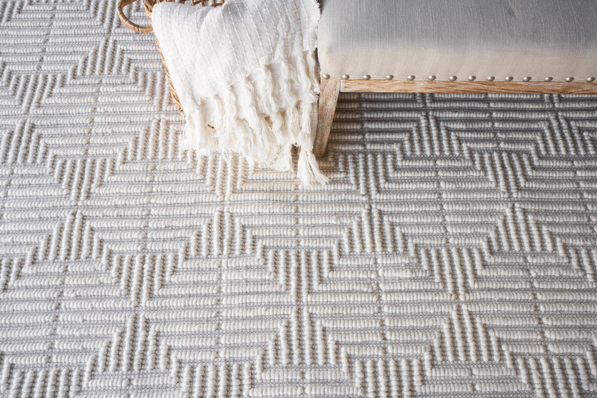 Exquisite Rugs Manzoni Hand-loomed New Zealand Wool 4873 Ivory 10' x 14' Area Rug