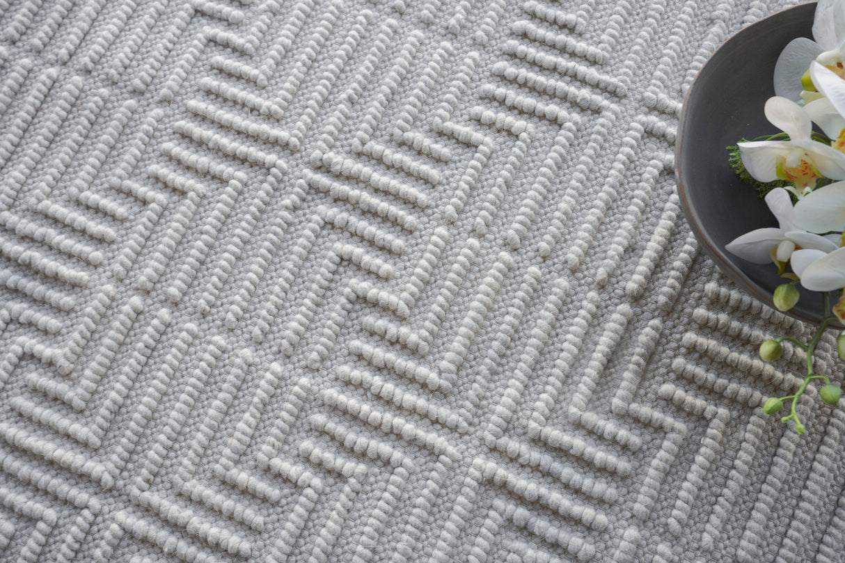 Exquisite Rugs Manzoni Hand-loomed New Zealand Wool 4874 Silver 10' x 14' Area Rug