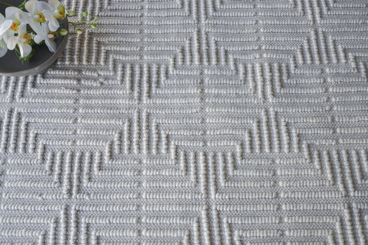 Exquisite Rugs Manzoni Hand-loomed New Zealand Wool 4874 Silver 10' x 14' Area Rug