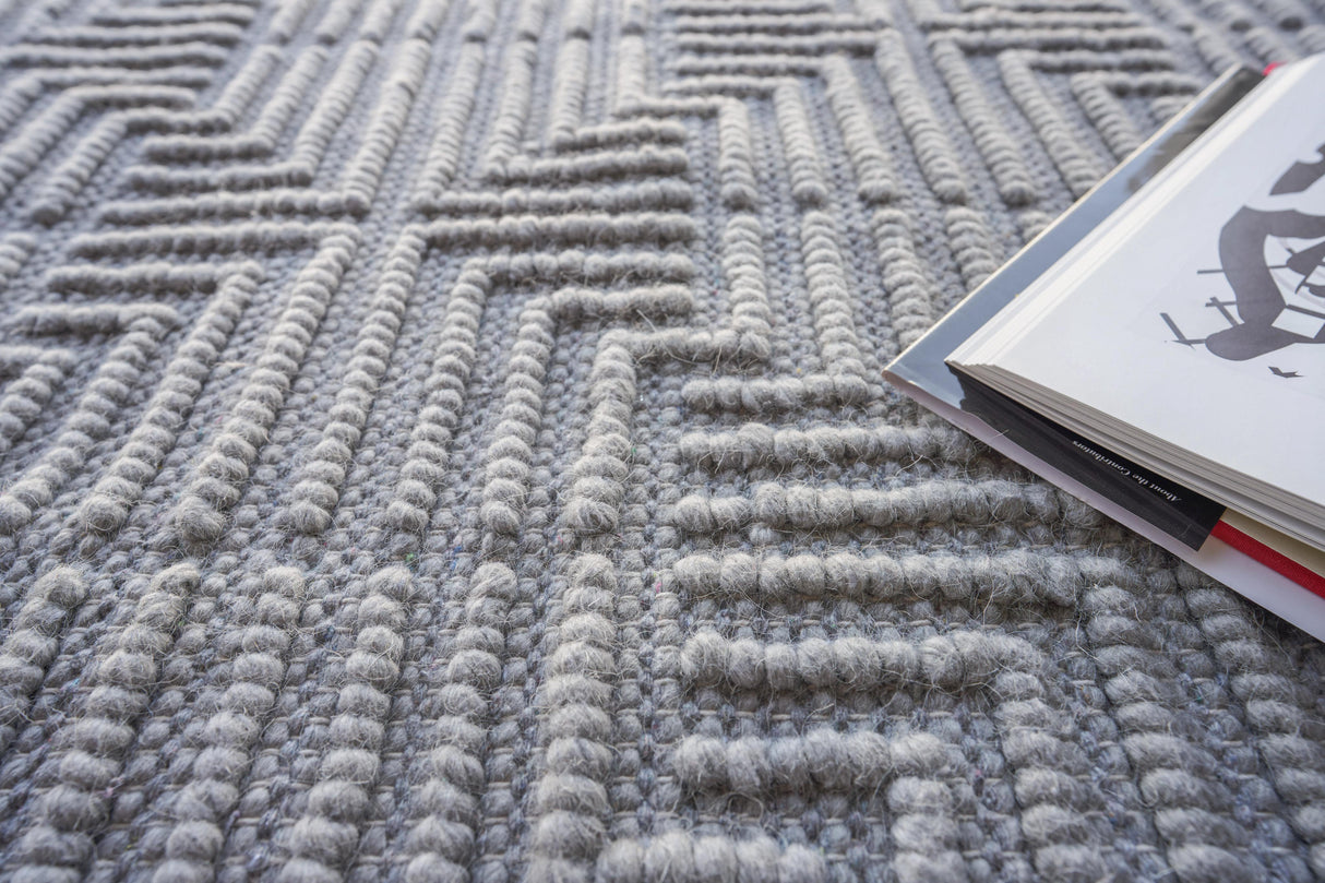 Exquisite Rugs Manzoni Hand-loomed New Zealand Wool 4958 Gray 12' x 15' Area Rug