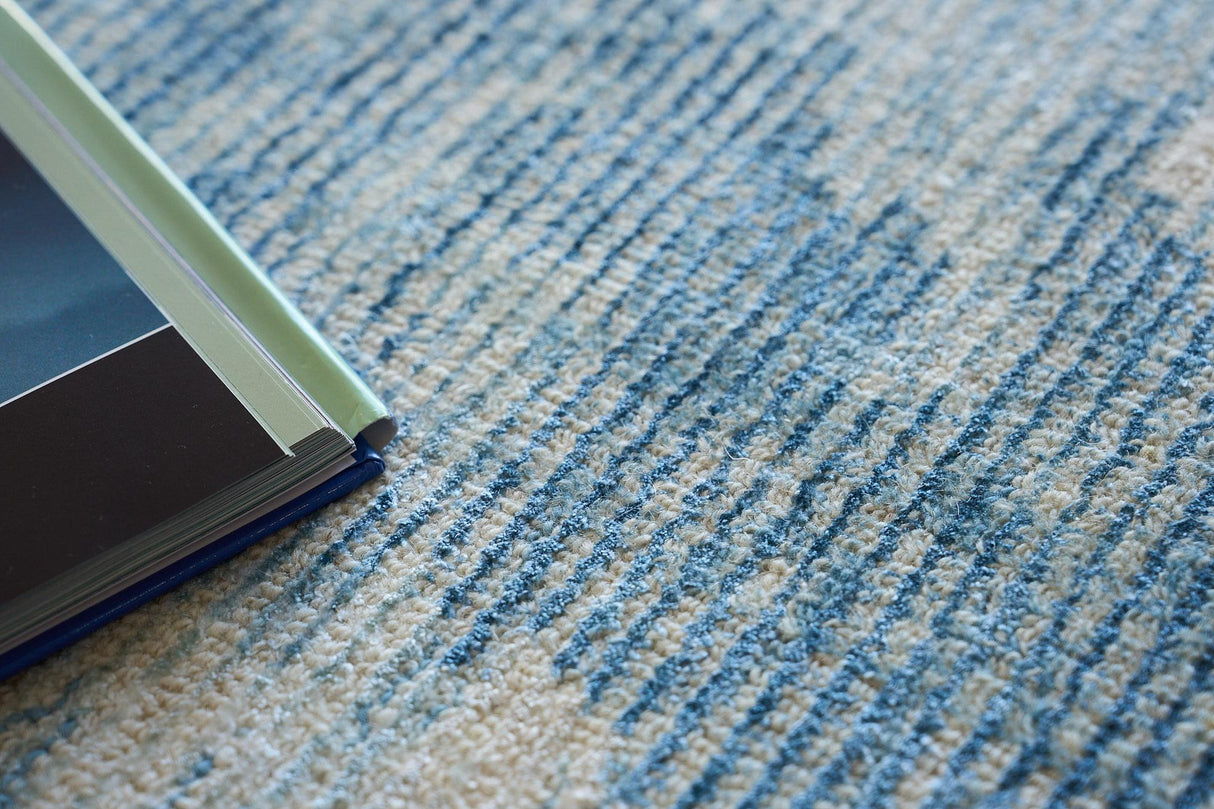 Exquisite Rugs Mineral Hand-loomed Wool/Bamboo Silk 5357 Blue 14' x 18' Area Rug