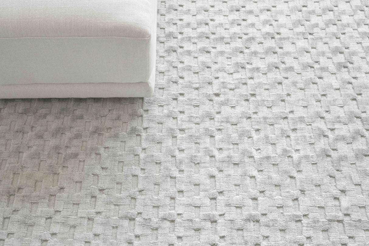 Exquisite Rugs Monroe Silk Hand-loomed Bamboo Silk 3970 Ivory 10' x 14' Area Rug
