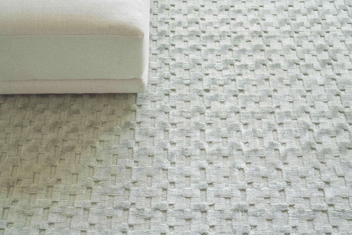 Exquisite Rugs Monroe Silk Hand-loomed Bamboo Silk 3970 Ivory 10' x 14' Area Rug