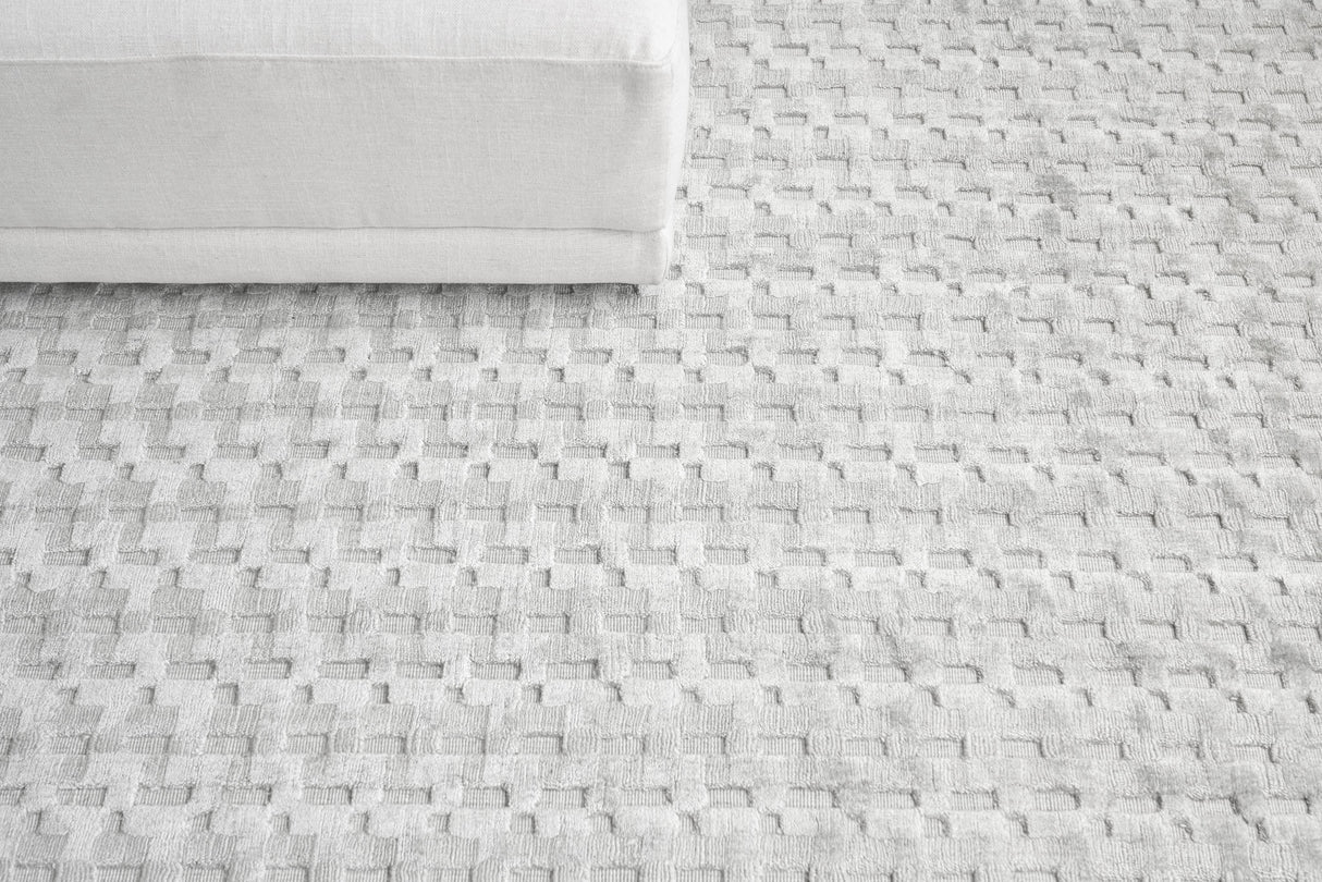 Exquisite Rugs Monroe Silk Hand-loomed Bamboo Silk 3970 Ivory 8' x 10' Area Rug