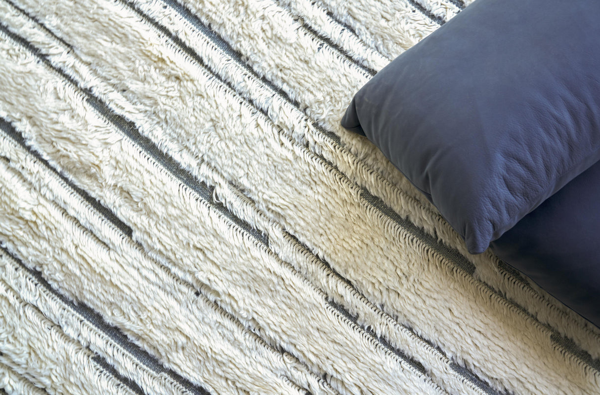 Exquisite Rugs Moroccan Hand-knotted New Zealand Wool 2560 Ivory/Dark Gray 6' x 9' Area Rug