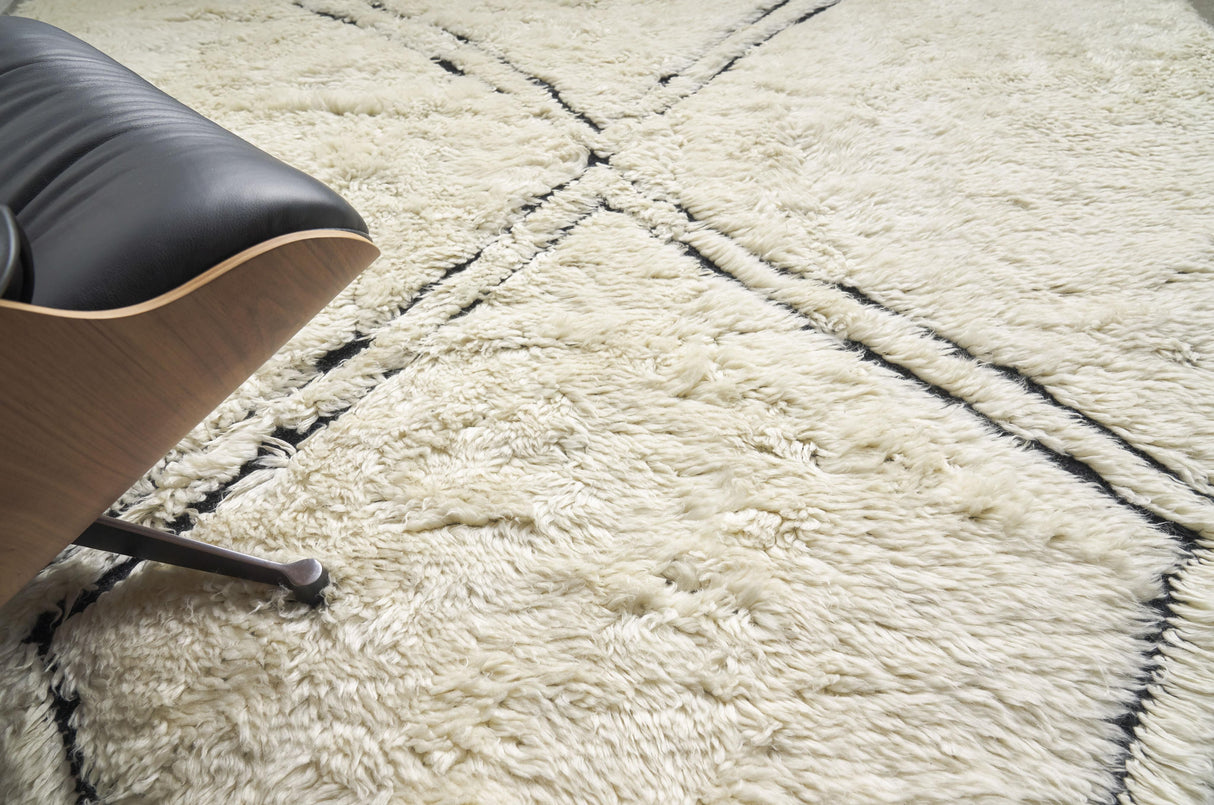 Exquisite Rugs Moroccan Hand-knotted New Zealand Wool 3853 Ivory/Black 10' x 14' Area Rug