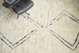 Exquisite Rugs Moroccan Hand-knotted New Zealand Wool 3853 Ivory/Black 10' x 14' Area Rug
