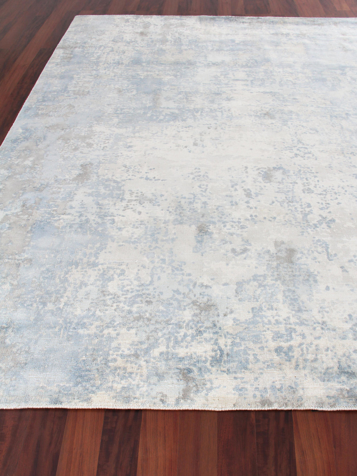 Exquisite Rugs Murano Hand-loomed Wool/Bamboo Silk 4028 Silver/Blue 8' x 5' Area Rug