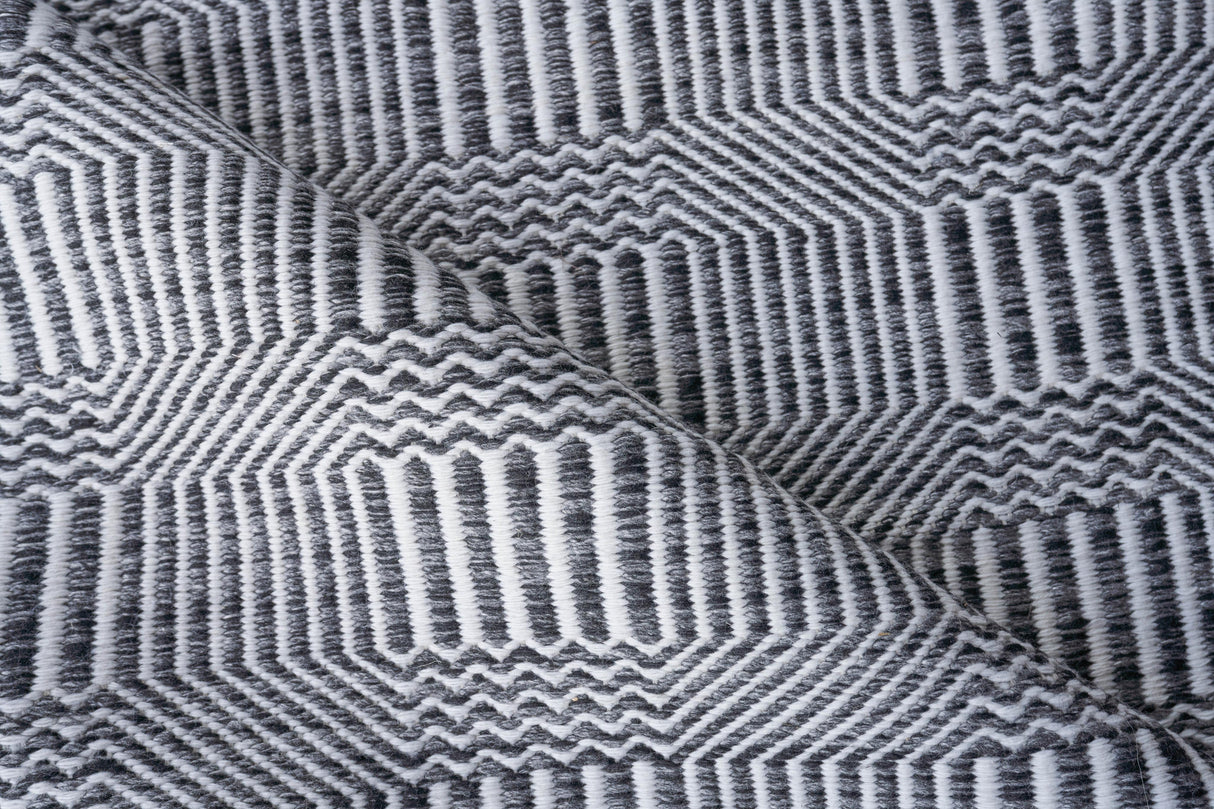 Exquisite Rugs Naples Indoor/Outdoor Flatweave PET yarn 4883 Ivory/Black 9' x 12' Area Rug
