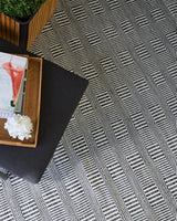 Exquisite Rugs Naples Indoor/Outdoor Flatweave PET yarn 4883 Ivory/Black 9' x 12' Area Rug