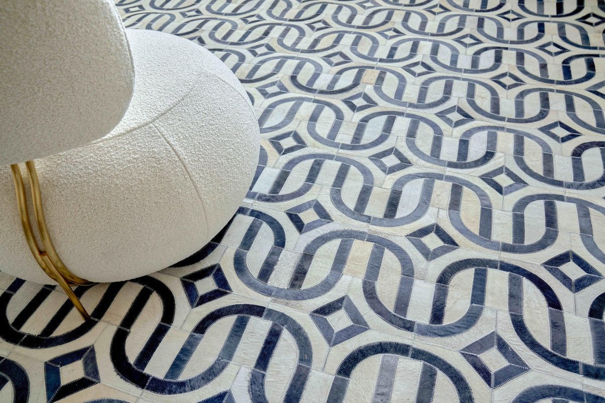 Exquisite Rugs Natural Hide Hand-stitched Leather Hide 2142 Silver/Blue 11' x 8' Area Rug