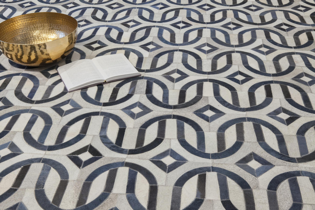 Exquisite Rugs Natural Hide Hand-stitched Leather Hide 2142 Silver/Blue 11' x 8' Area Rug