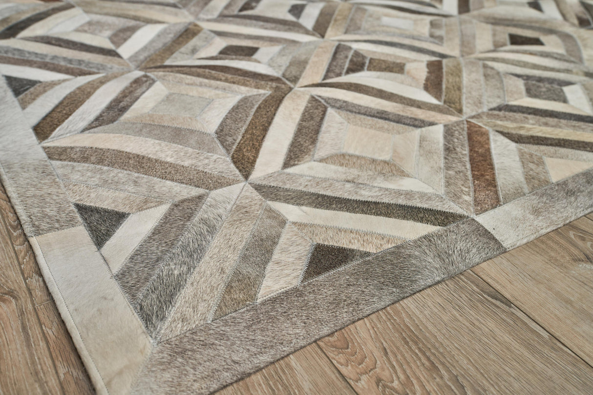 Exquisite Rugs Natural Hide Hand-stitched Leather Hide 3361 Silver 5' x 8' Area Rug