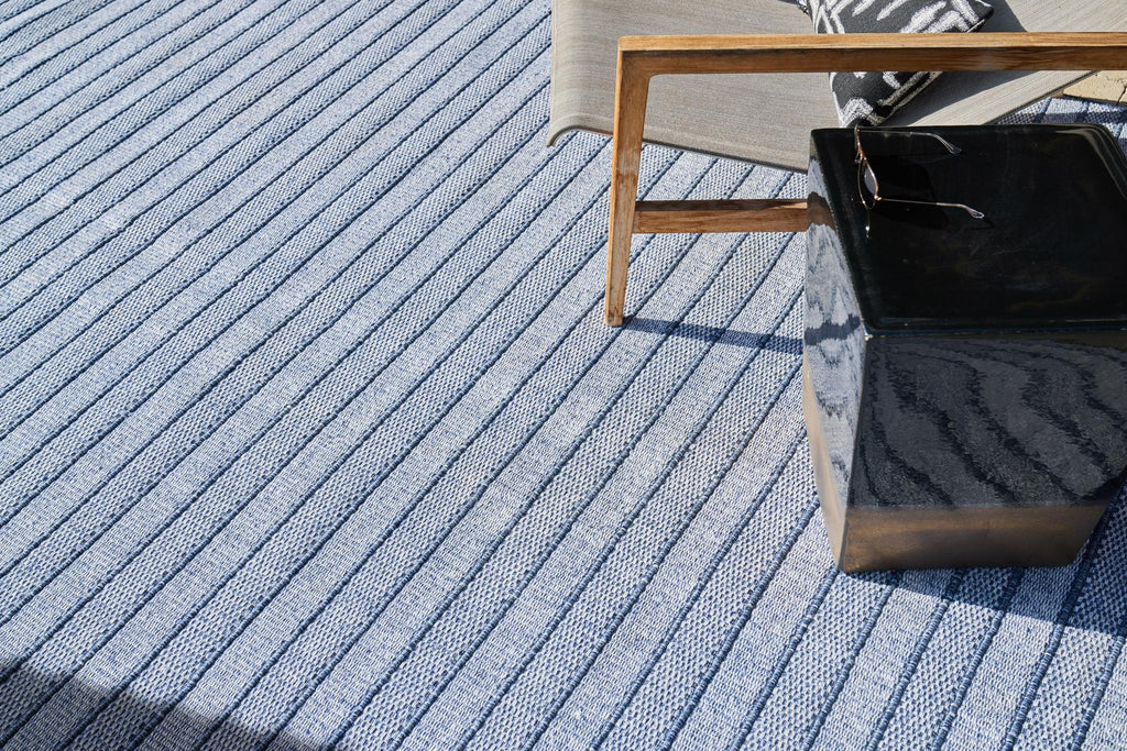 Exquisite Nova Indoor/Outdoor Flatweave PET yarn Blue Area Rug 5.0'X8.0' Rug