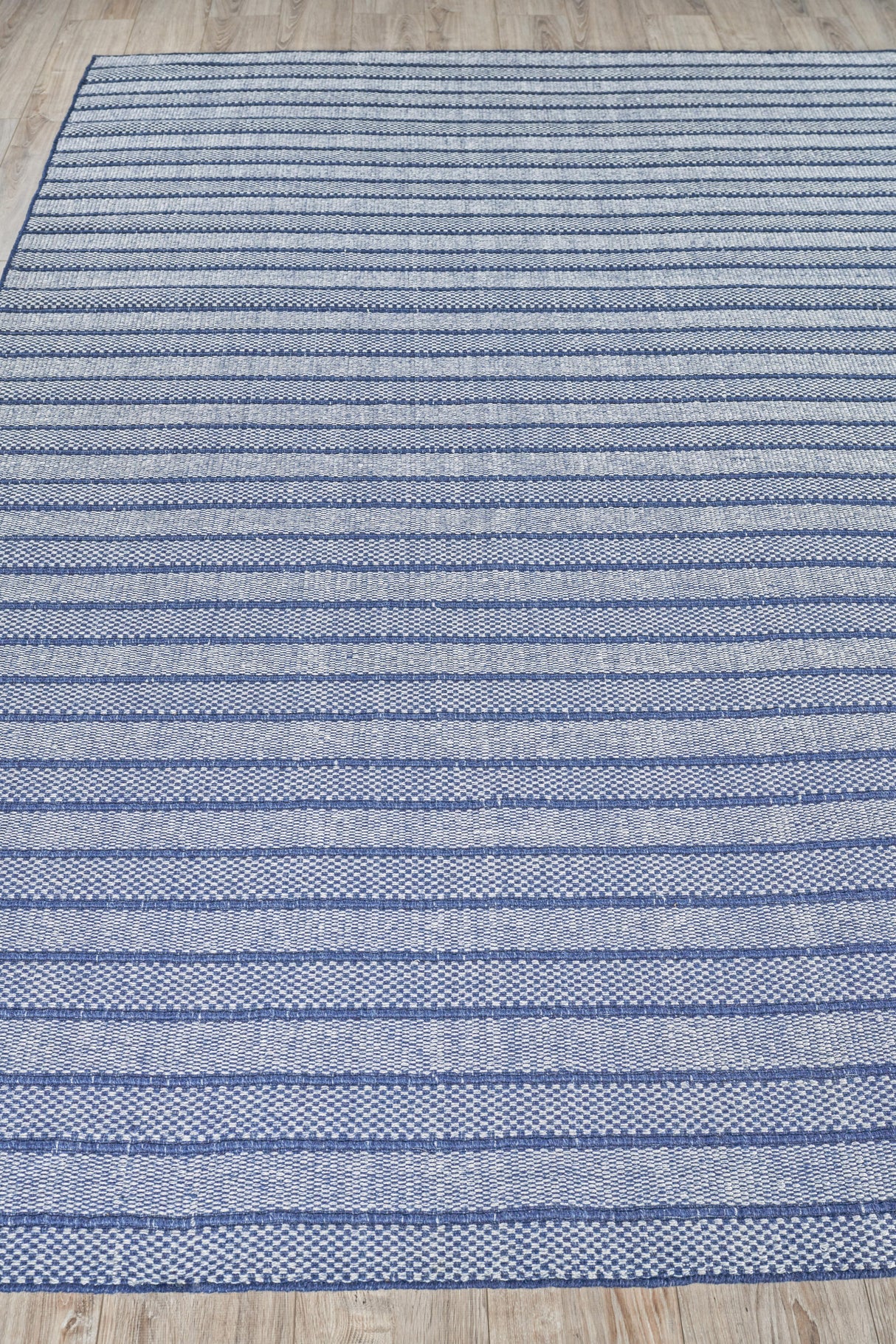 Exquisite Rugs Nova Indoor/Outdoor Flatweave PET yarn 4866 Blue 6' x 9' Area Rug