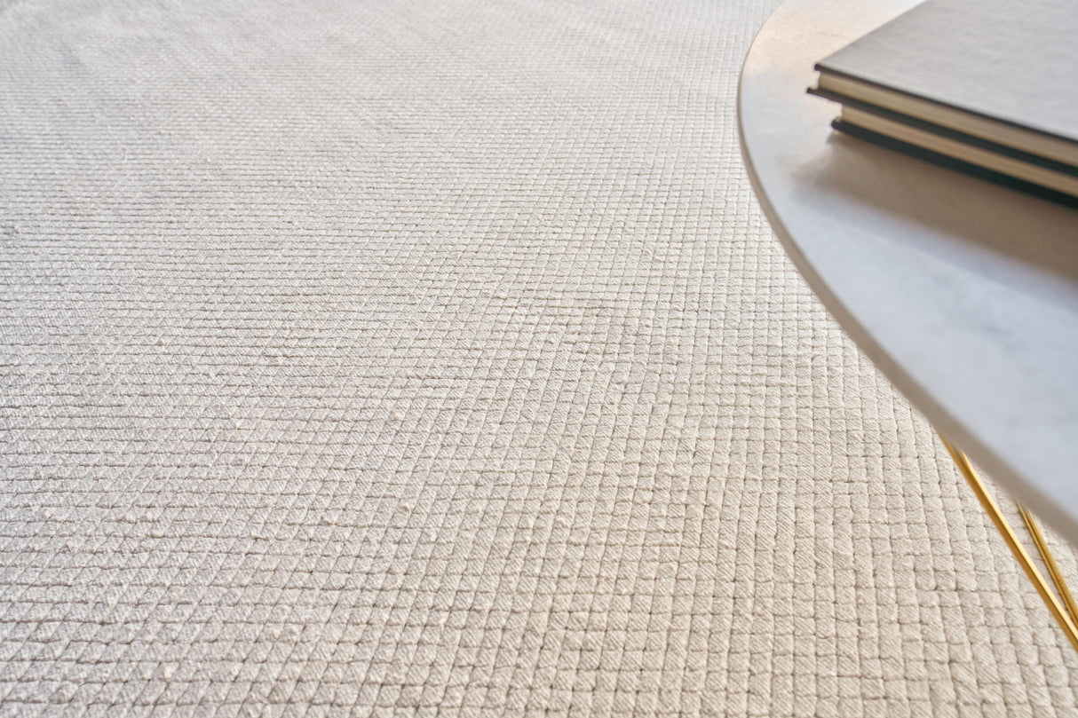 Exquisite Rugs Pearl Hand-loomed Bamboo Silk 4416 Ivory 6' x 9' Area Rug