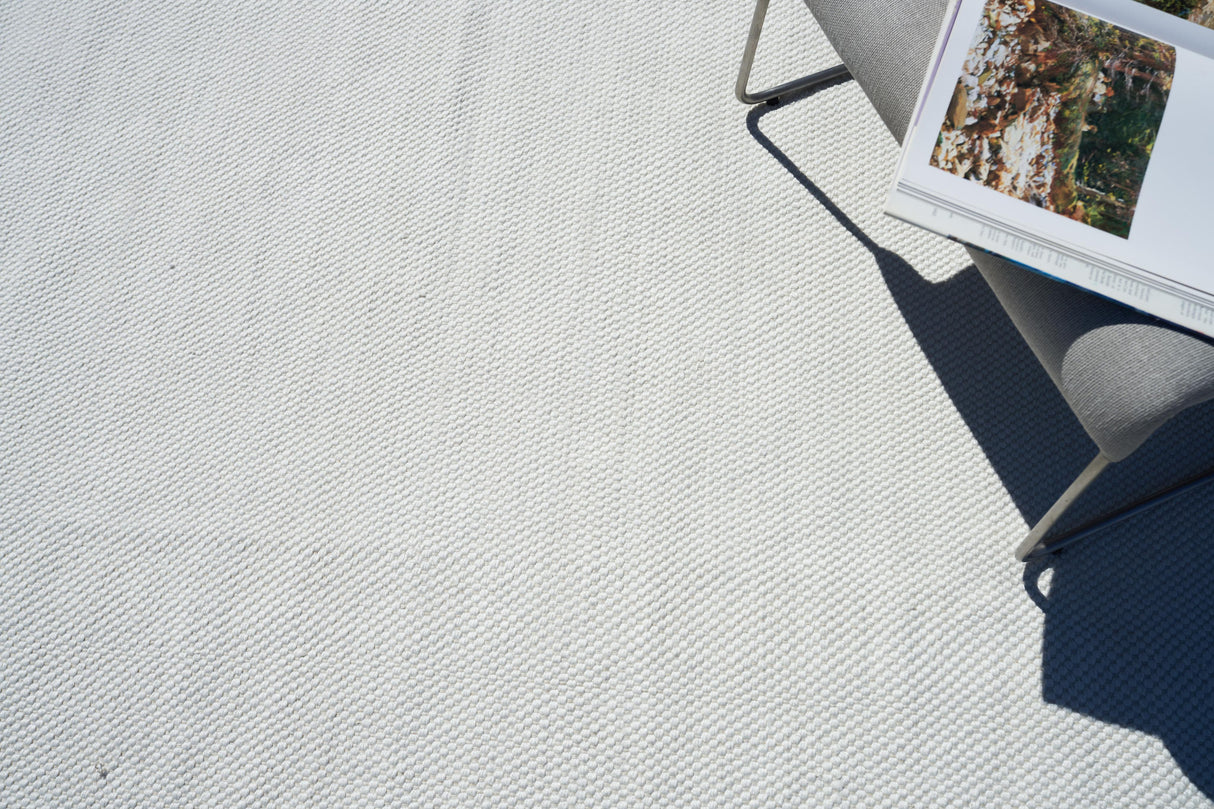 Exquisite Rugs Rhodes Hand-loomed PET yarn 4576 Ivory 9' x 12' Area Rug