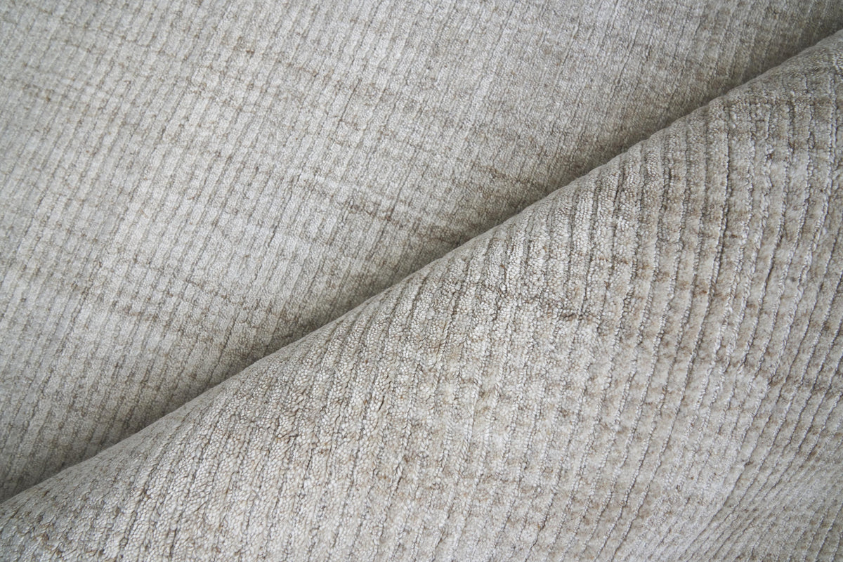 Exquisite Rugs Robin Hand-loomed Bamboo Silk/Wool 3782 Light Beige 8' x 10' Area Rug