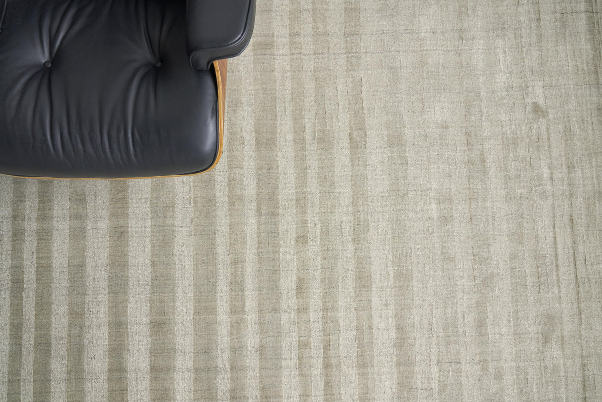 Exquisite Rugs Robin Stripe Hand-loomed Bamboo Silk/Wool 3784 Taupe 6' x 9' Area Rug